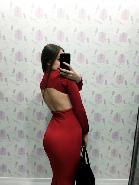 Extravagantné šaty s, s