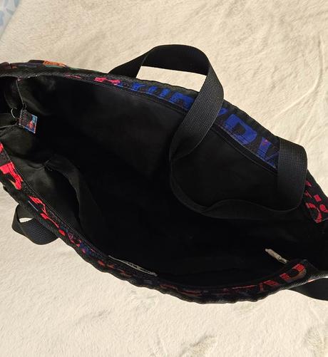 Pevna taska cez plece, zn. roxy, roxy