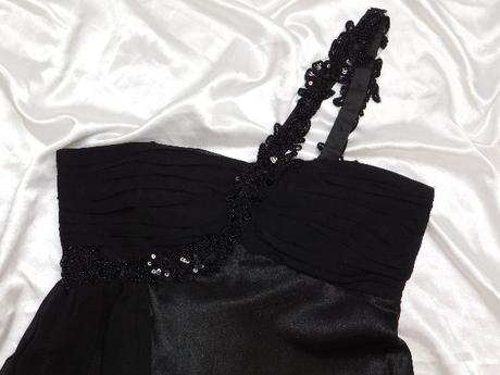 Pekne slavnostne saty, 36