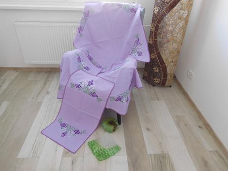 Set obrusov fialová hrozno, ručne vyšitý, 