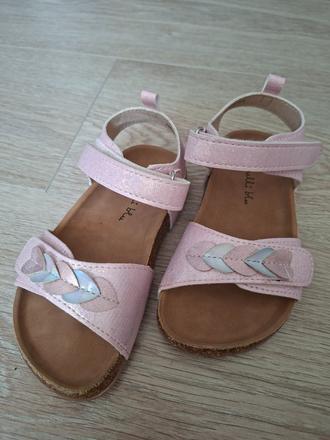 Sandalky, 27
