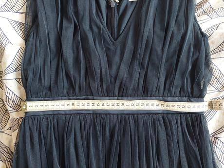 Maya de luxe - nenosené spoločenské šaty, m