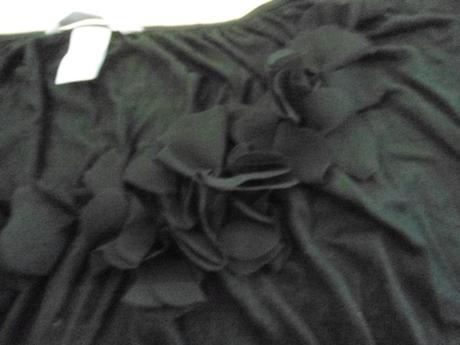 Cierne tricko s kvietkami, h&m,s