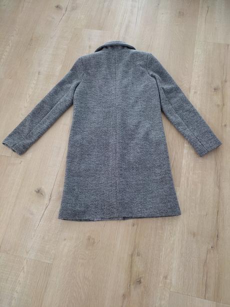 Sivý vlnený kabat, s