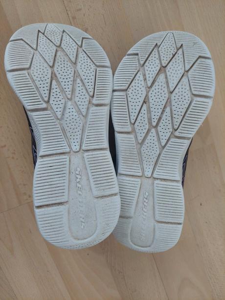Botasky, skechers,33