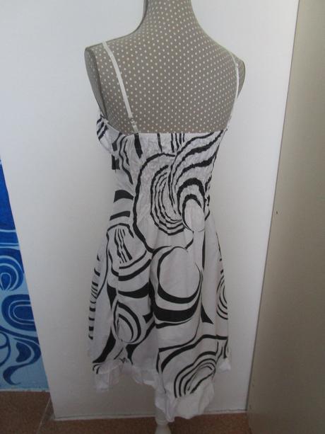 2256. šaty na ramienkach, m