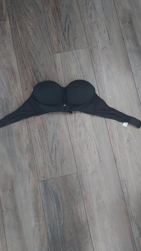 Cierna podprsenka, 75a