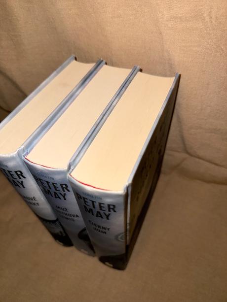 Trilógia peter may,