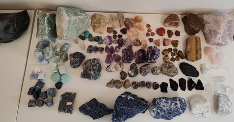 Krištáľ minerál surovy prírodný stav,