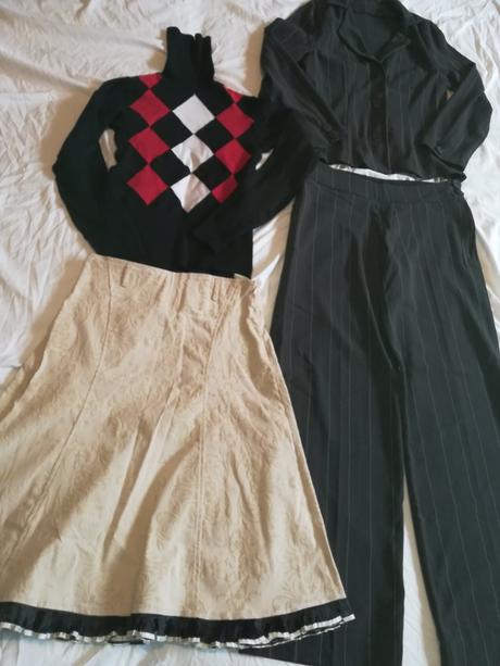 Kostým, sukňa, rolák, cena spolu, l