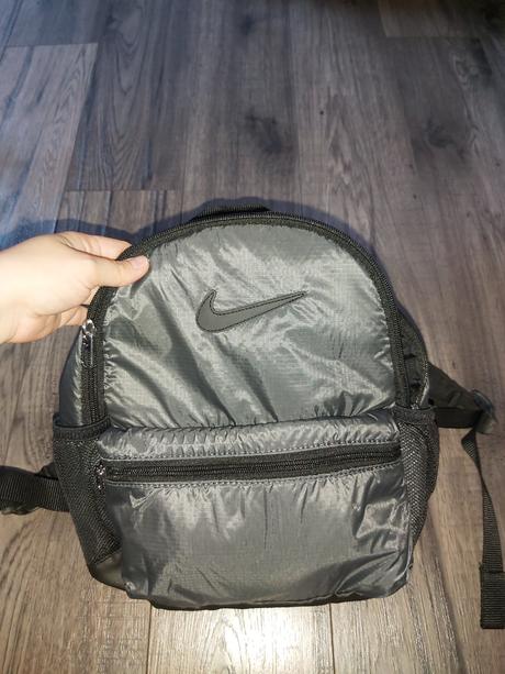 Krasny batoh nike, 