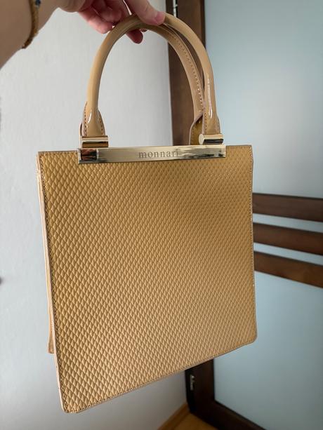 Lakovaná kabelka monnari, 