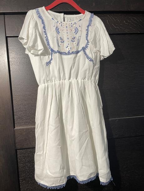 Saty s vysivkou, reserved,134