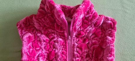 Ružová mäkučká vesta, 152