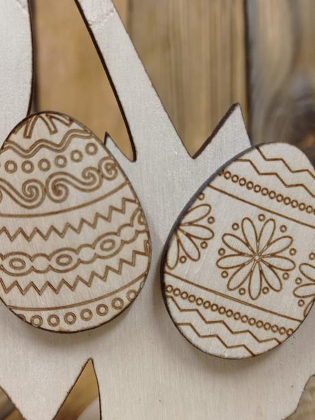 Drevená veľkonočná ozdoba,