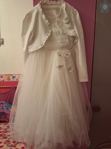 Šaty na 1. sv. príjmanie, 140