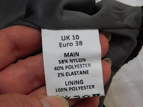 Kvalitne velmi pekne čipkovane šaty, 36