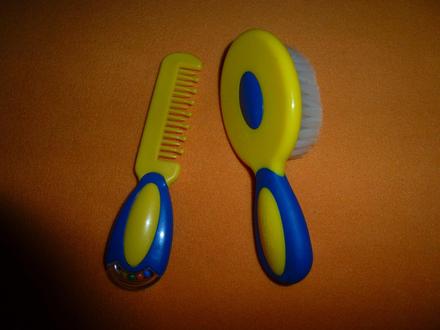 Hrebeň a kefka chicco,