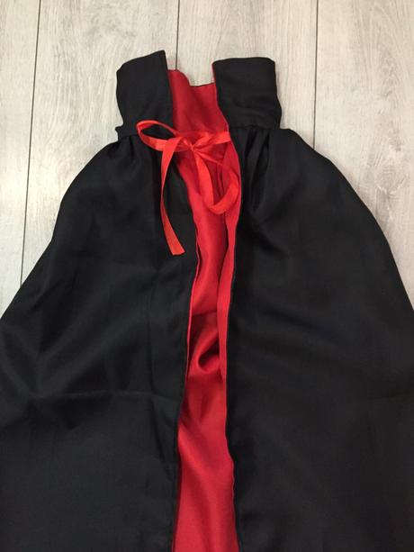 Upirsky plašť 6-8 rokov,