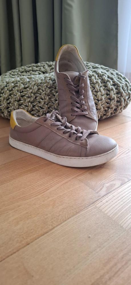 Tenisky groundies, 39