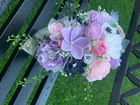 Mydlova kytica v mušli keramika, 