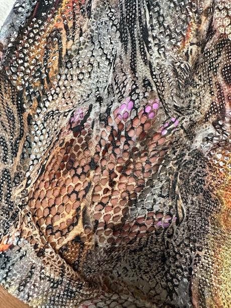 Sieťované elastické farebné šaty, l / m / s