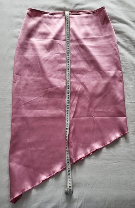 Asimetrická saténová sukňa, s