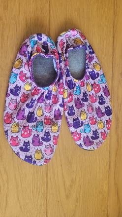 Slipstop cup cats, 33