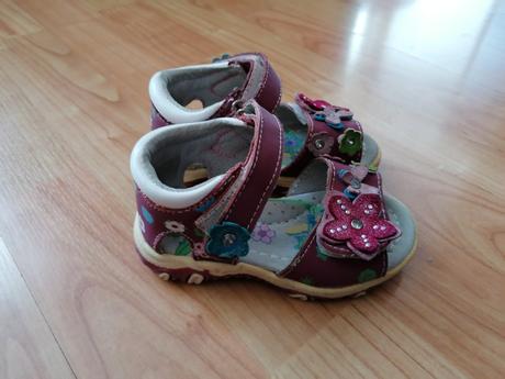 Sandálky, 22