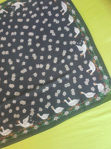 Veľká vreckovka/šatka, 