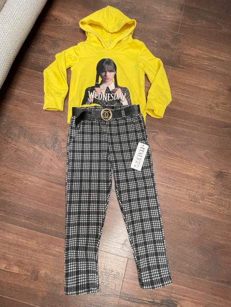 Wednesday komplet, 110