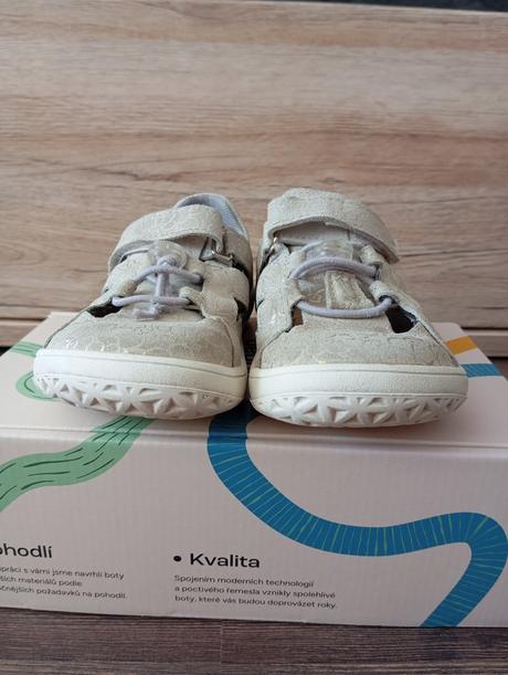 Barefoot sandálky jonap b9 béžovozlaté 28, jonap,28