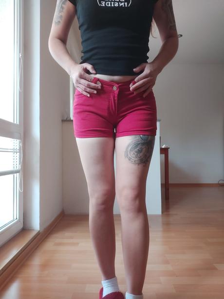 Červené šortky., m