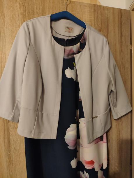 Dámske spoločenské šaty, 46