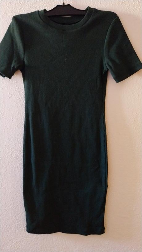 Tmavo zelené šaty zn. trendyol, s