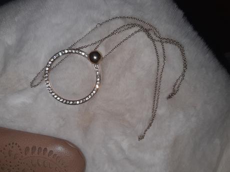 Náhrdelník dokonalosti, avon