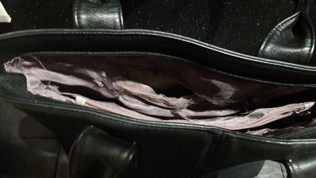 Priestrana cierna kabela,