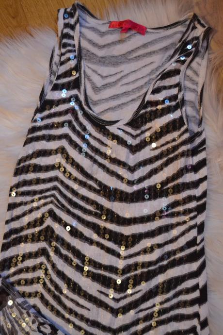 Tielka s flitrovou aplikácoiu, m