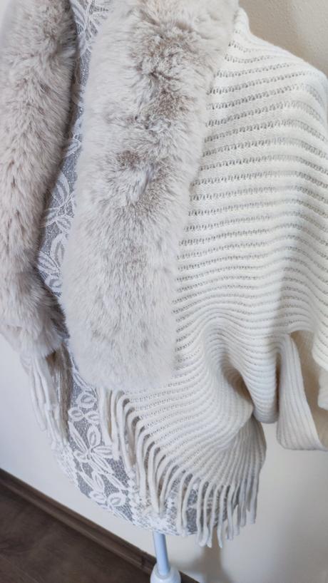 Dámska pletená vesta, 