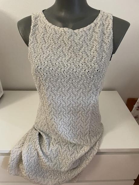 Dámske šaty s čipkou, m