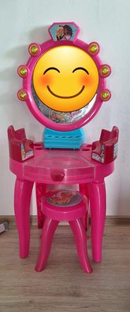 Barbie kozmeticky stolik,