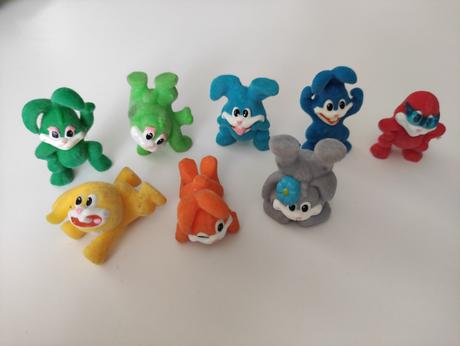 Semisove postavicky z kinder, 