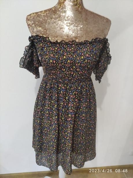 Krásne kvetinkove saty, m