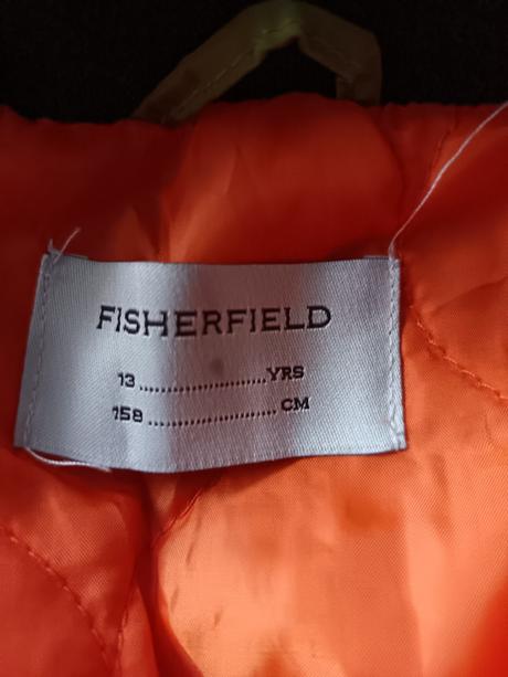 Bomberka s kapucňou, gate,158