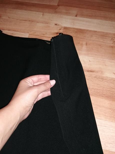 Sukňa s rázporkom, 42