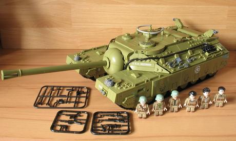 Figúrky vojaci + tanky + doplnky,