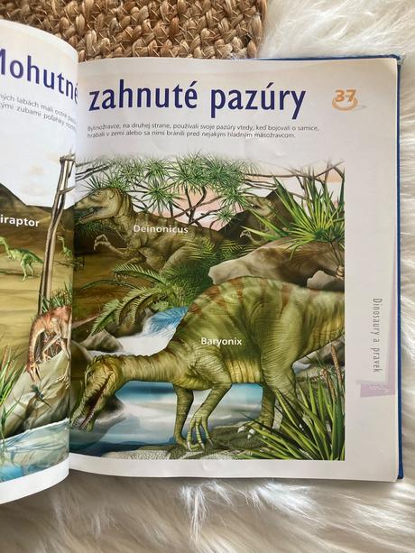 Ilustrovaná encyklopédia dinosaurov a praveku,