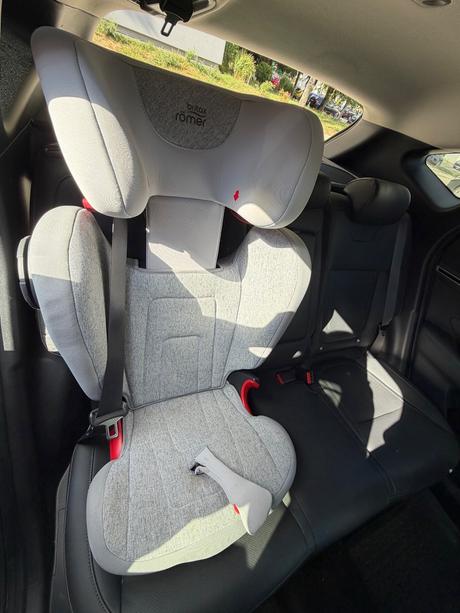 Autosedačka, britax
