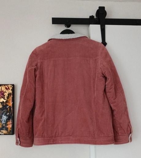 Mencestrova bunda, reserved,s