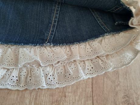 Rifľová suka s volániko, benetton,158